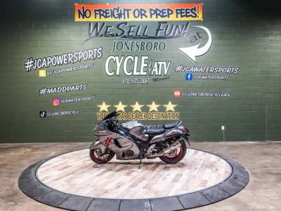 2019 Suzuki Hayabusa — front three-quarter view