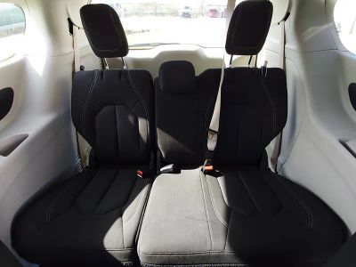 2022 Chrysler Voyager - Photo 17