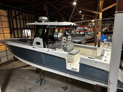 2026 Boston Whaler OUTRAGE 330 - Photo 17