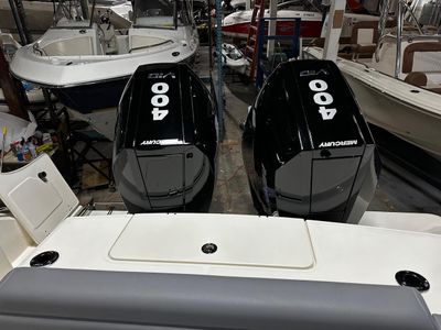 2026 Boston Whaler OUTRAGE 330 - Photo 10