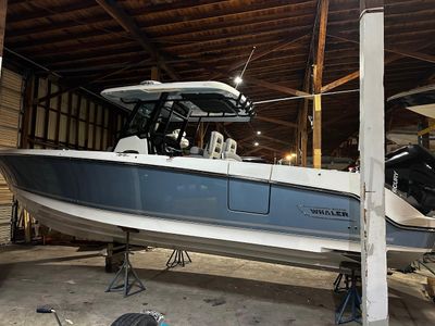 2026 Boston Whaler OUTRAGE 330 - Photo 1