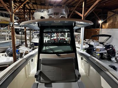 2026 Boston Whaler OUTRAGE 330 - Photo 6