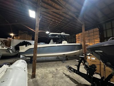 2026 Boston Whaler OUTRAGE 330 - Photo 2
