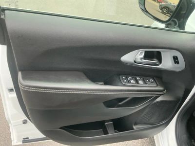 2026 Chrysler Pacifica — photo 15 view