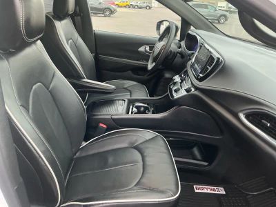 2026 Chrysler Pacifica — photo 20 view