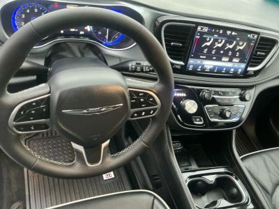 2026 Chrysler Pacifica — photo 14 view