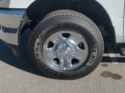2025 Ram 2500 — photo 11 view