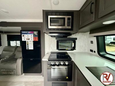 2025 Forest River RV Rockwood Ultra Lite - Photo 17