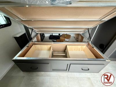 2025 Forest River RV Rockwood Ultra Lite - Photo 31