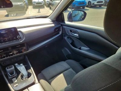 2024 Nissan Rogue — photo 18 view