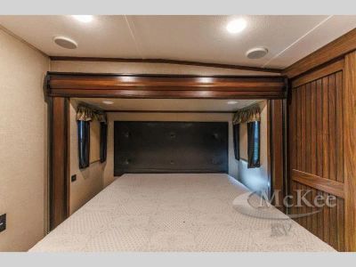 2017 Keystone RV Montana High Country — photo 21 view