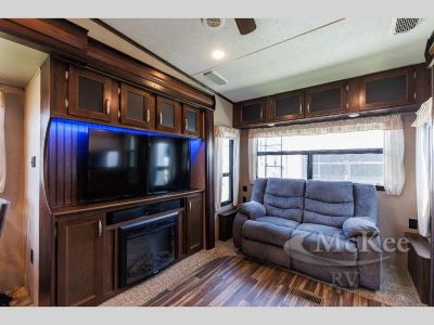 2017 Keystone RV Montana High Country — photo 7 view