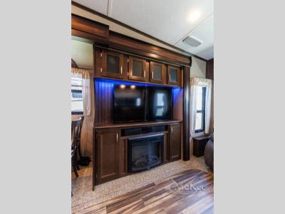 2017 Keystone RV Montana High Country — photo 8 view