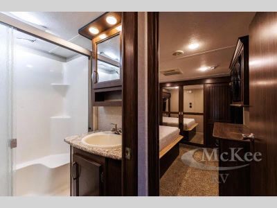 2017 Keystone RV Montana High Country — photo 17 view