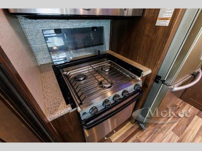 2017 Keystone RV Montana High Country — photo 13 view