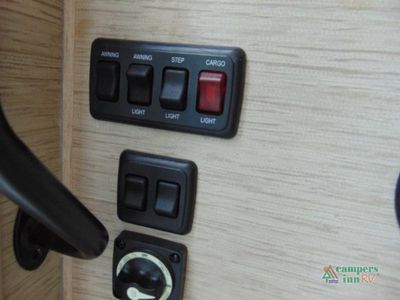 2023 Four Winds RV Chateau - Photo 25