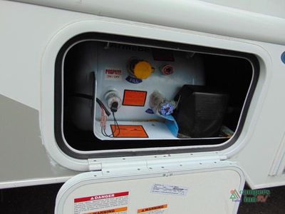 2023 Four Winds RV Chateau - Photo 35