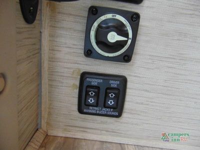 2023 Four Winds RV Chateau - Photo 23