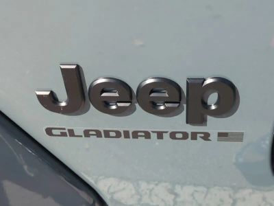 2026 Jeep Gladiator — photo 13 view