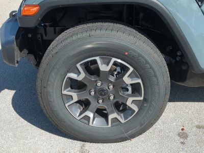 2026 Jeep Gladiator — photo 11 view