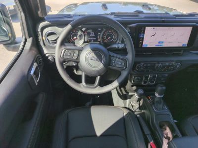 2026 Jeep Gladiator — photo 17 view
