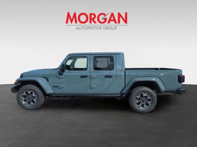 2026 Jeep Gladiator — photo 8 view