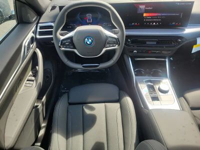 2026 BMW i4 — photo 15 view