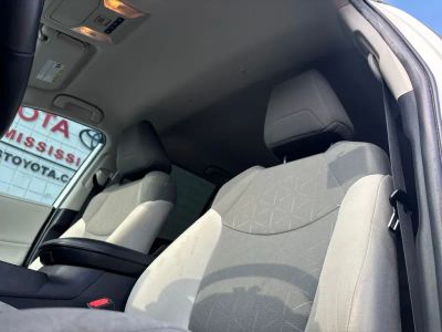 2020 Toyota RAV4 Hybrid — photo 9 view