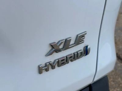 2020 Toyota RAV4 Hybrid — photo 31 view