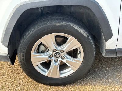 2020 Toyota RAV4 Hybrid — photo 24 view