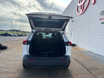 2020 Toyota RAV4 Hybrid — photo 28 view