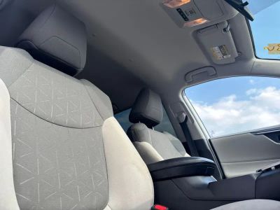 2020 Toyota RAV4 Hybrid — photo 25 view