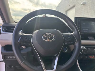 2020 Toyota RAV4 Hybrid — photo 18 view