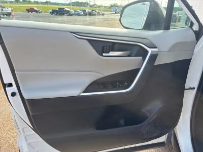 2020 Toyota RAV4 Hybrid — detail view