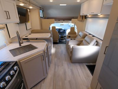 2026 Thor Motor Coach Pasadena SE - Photo 6