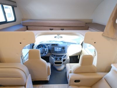 2026 Thor Motor Coach Pasadena SE - Photo 12