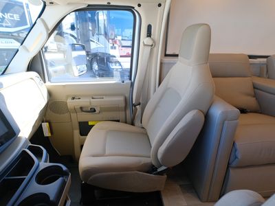 2026 Thor Motor Coach Pasadena SE - Photo 11