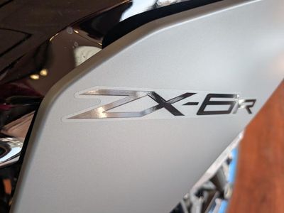 2026 Kawasaki Ninja ZX-6R - Photo 9