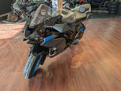 2026 Kawasaki Ninja ZX-6R - Photo 4