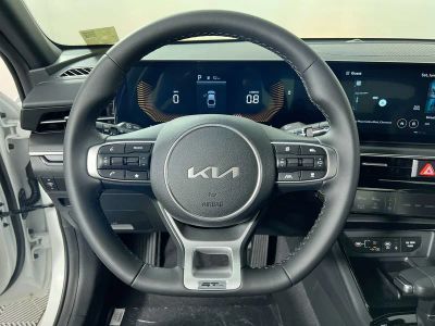2026 Kia K5 — photo 17 view