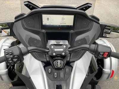 2025 Can-Am Spyder RT Rotax 1330 ACE - Photo 15