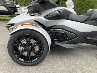 2025 Can-Am Spyder RT Rotax 1330 ACE - Photo 12
