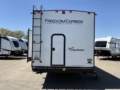 2024 Coachmen Freedom Express Ultra Lite - Photo 3