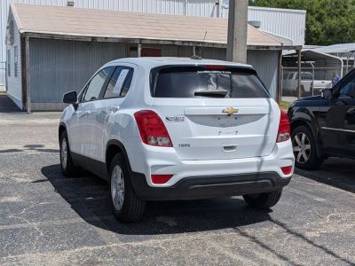 2022 Chevrolet Trax - Photo 2