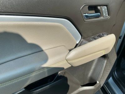 2024 Chevrolet Colorado — photo 12 view