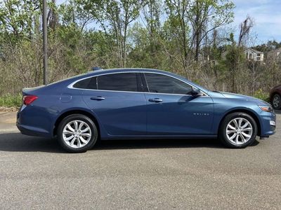 2025 Chevrolet Malibu - Photo 3