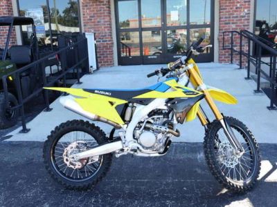 2026 Suzuki RM-Z250 — front three-quarter view