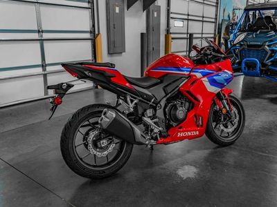 2025 Honda CBR500R - Photo 4