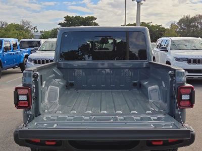 2026 Jeep Gladiator — photo 13 view