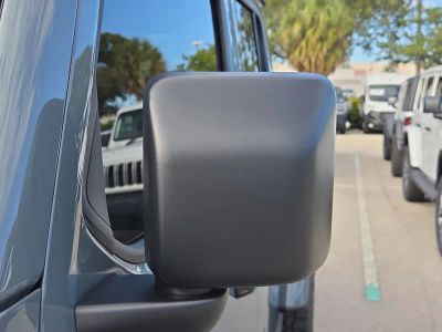 2026 Jeep Gladiator — photo 12 view